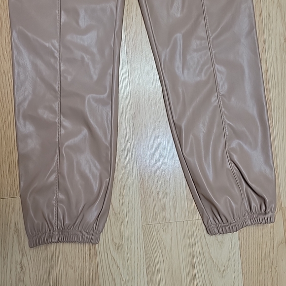 Unbranded Faux Leather Pant Stretch beige Elastic Ankle - Picture 4 of 10